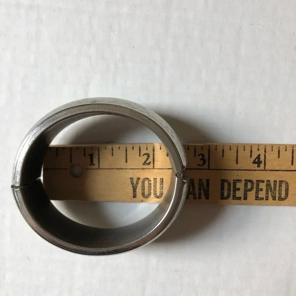 Vtg Silvertone Hinged  Bracelet - Picture 5 of 6